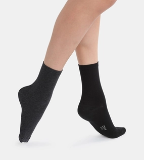 Pack of 2 pairs of charcoal & black mid calf socks for women